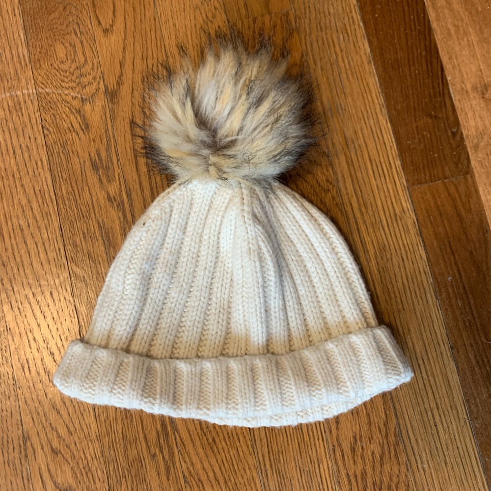 J.Crew- Ribbed pom-pom beanie Ivory 🍁❄️❄️